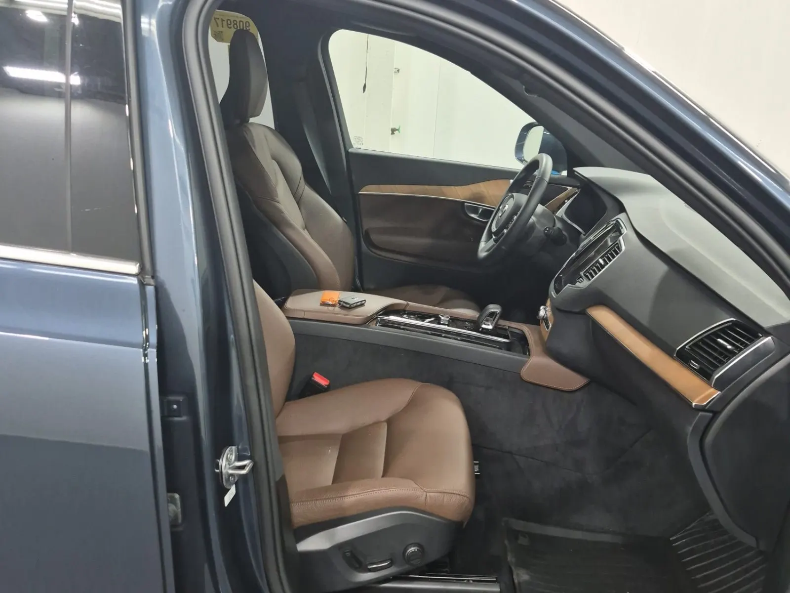 Right Side Interior Photo