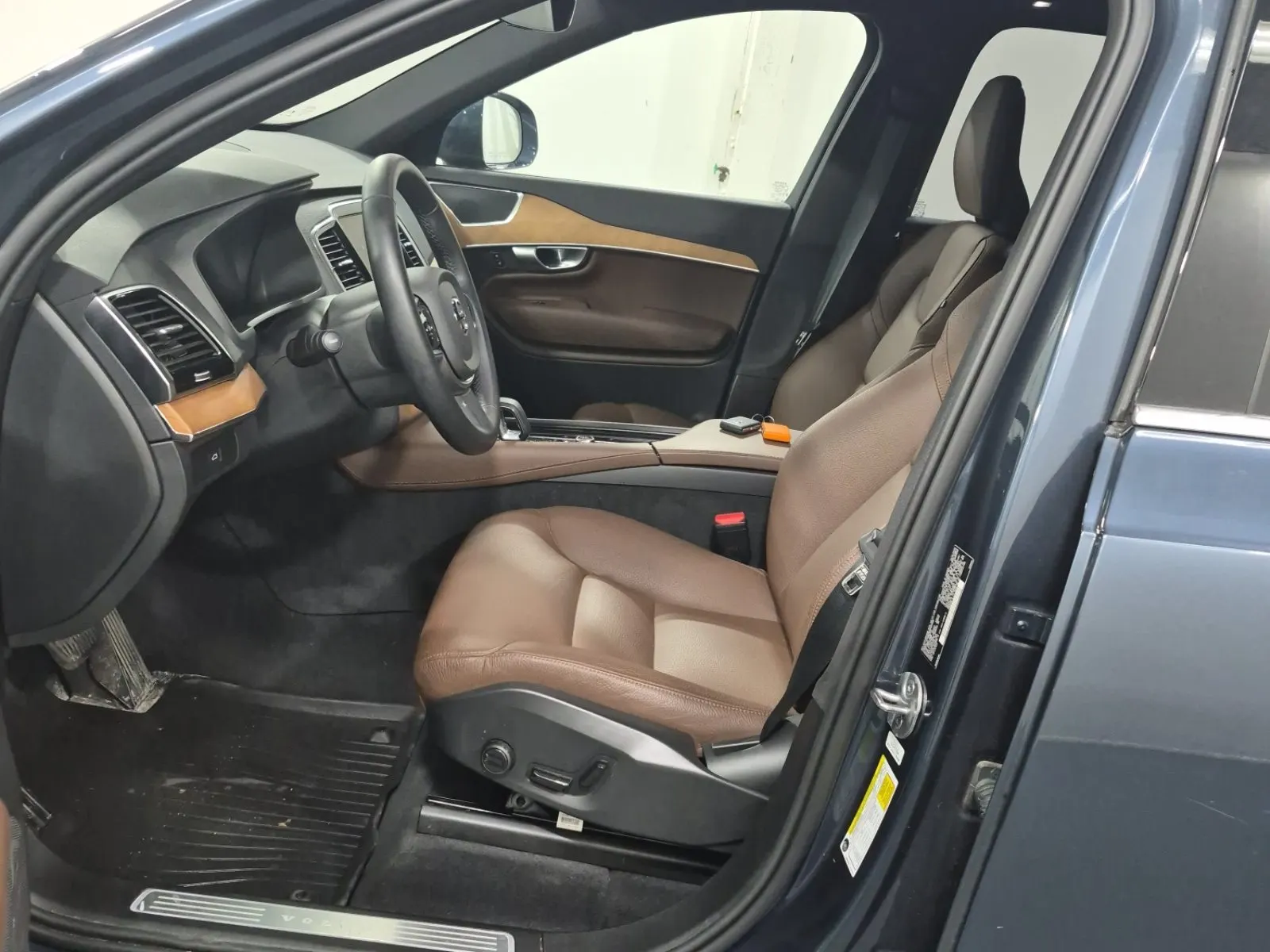 Front Interior Photo