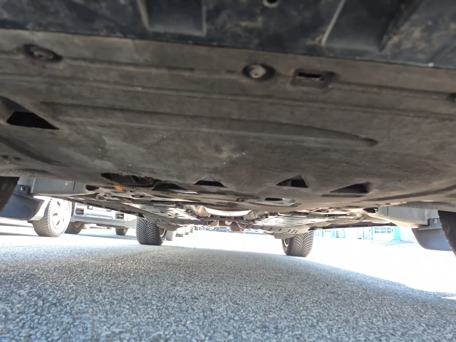 Undercarriage - Front Photo
