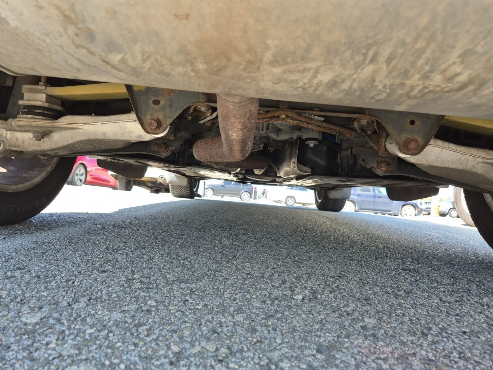 Undercarriage - Rear Photo