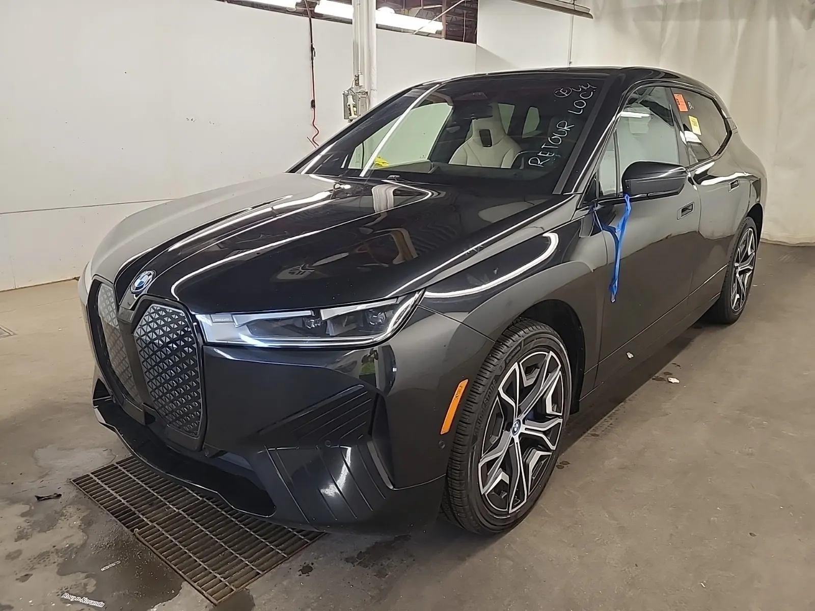 2023 BMW iX