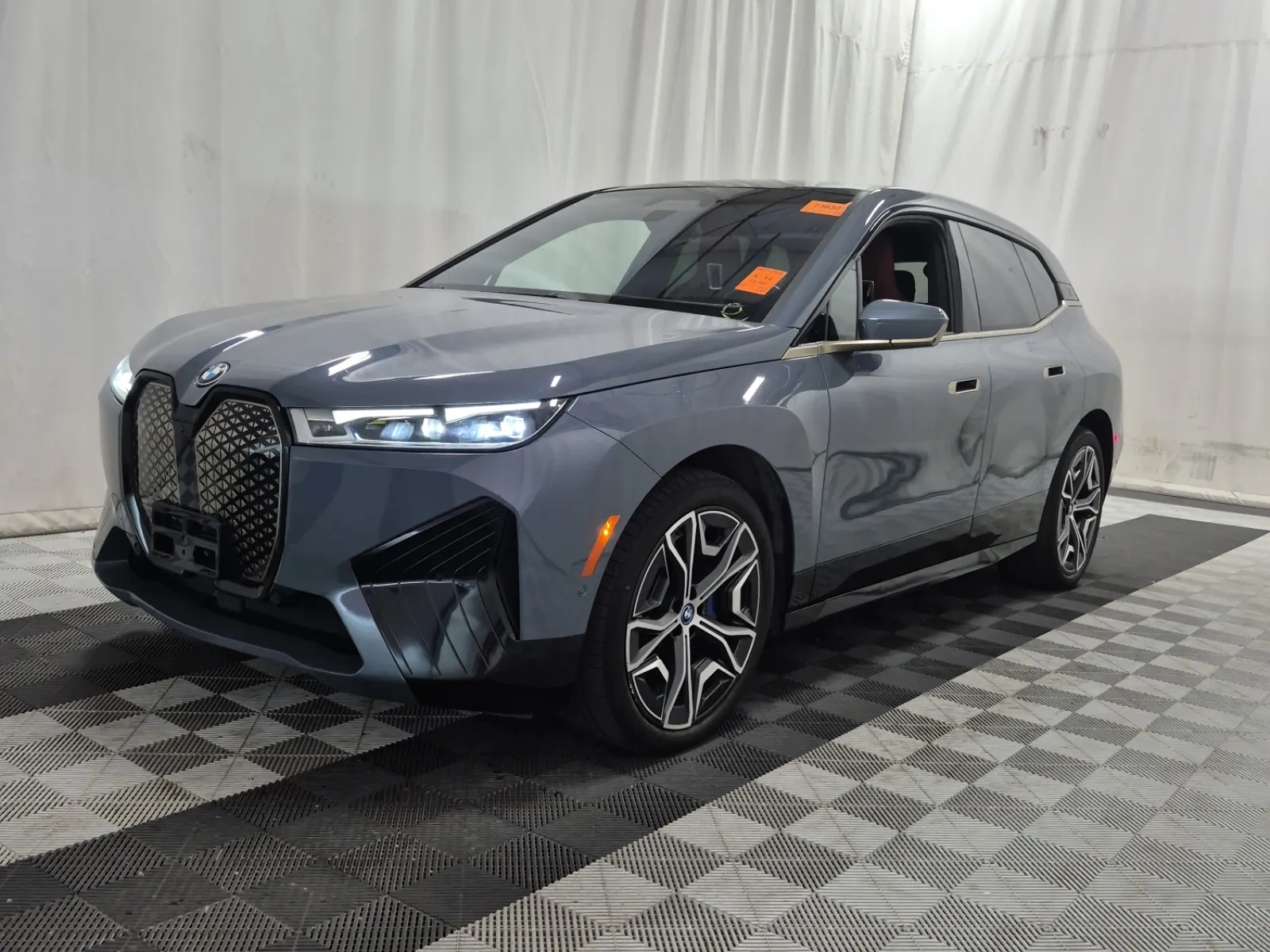 2023 BMW iX