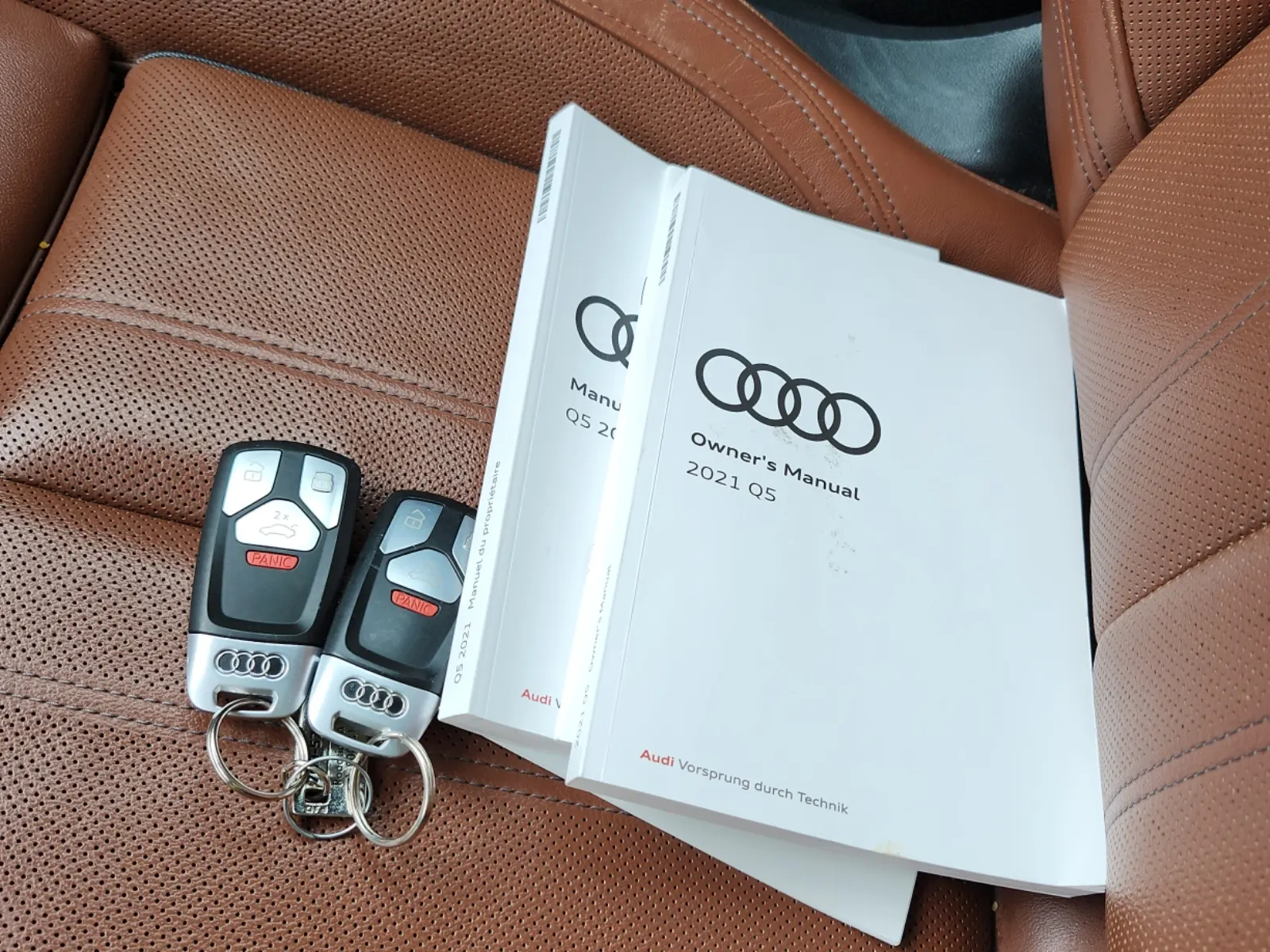 Keys/Fobs/Manual Photo