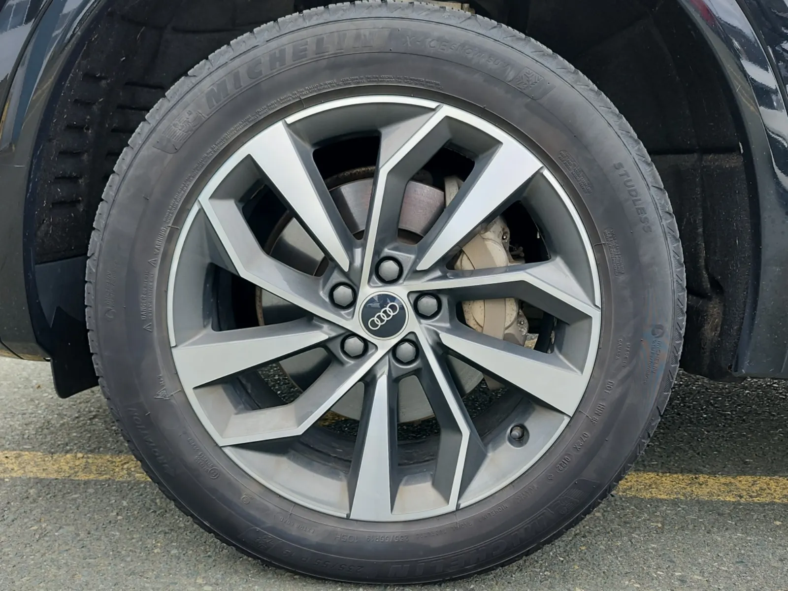 Front driver wheel/tire photo