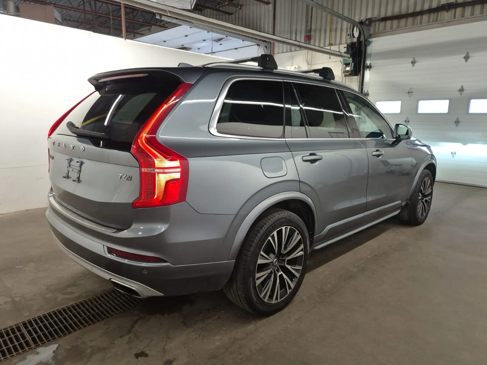 Passenger Rear 3/4 Photo