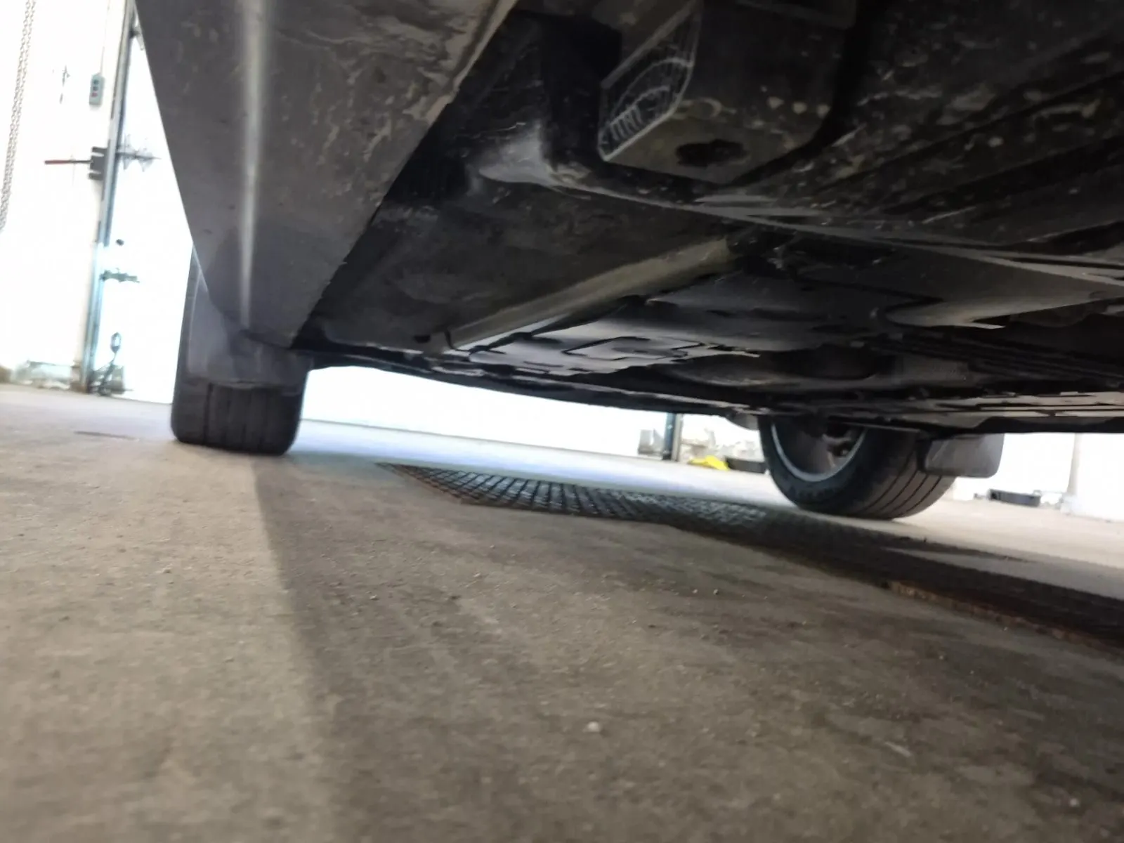 Undercarriage - Driver Photo