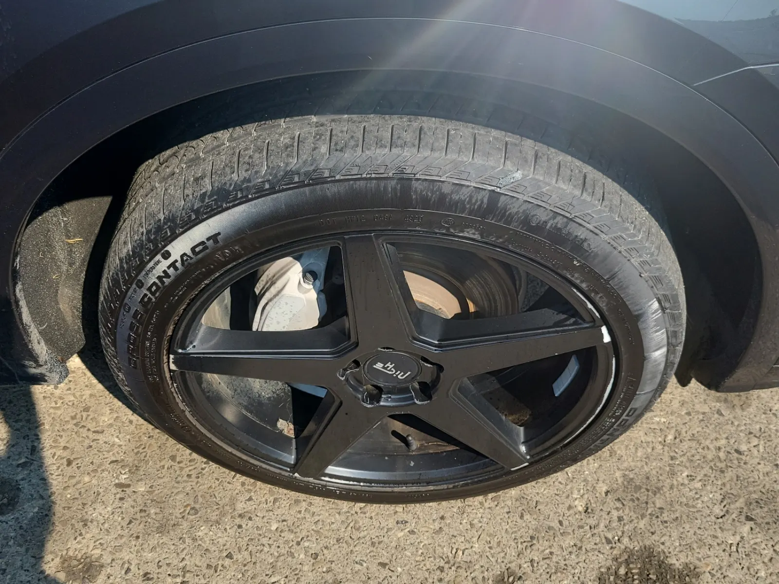 Right Front Wheel/Tire Photo