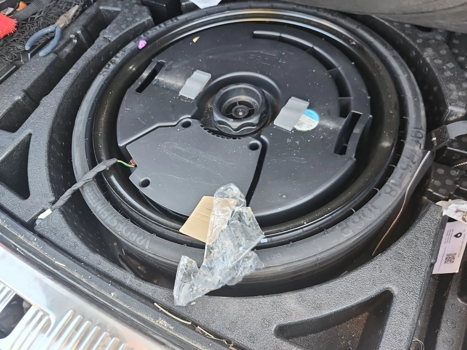 Spare Tire & Wheel Photo