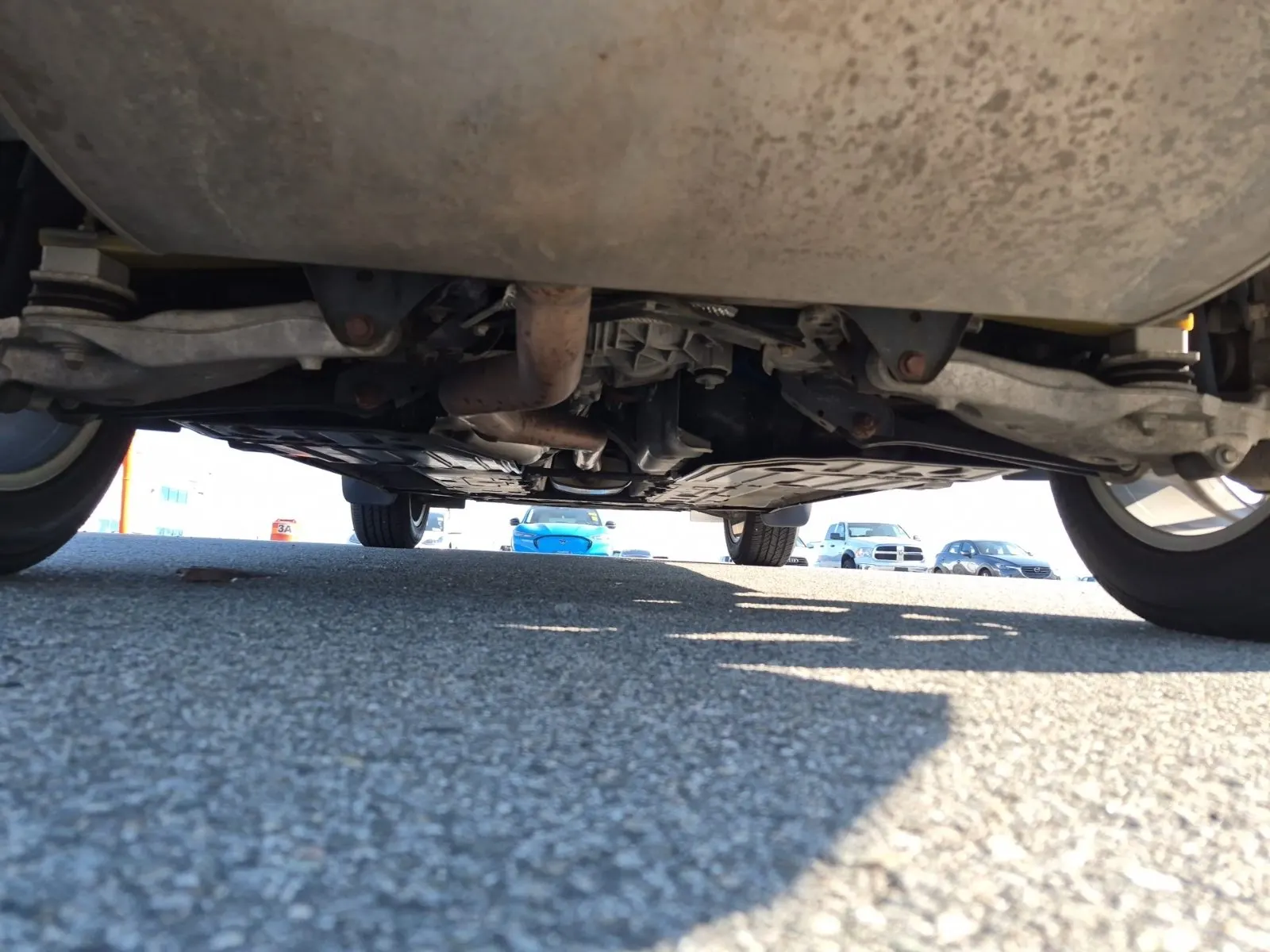 Undercarriage - Rear Photo