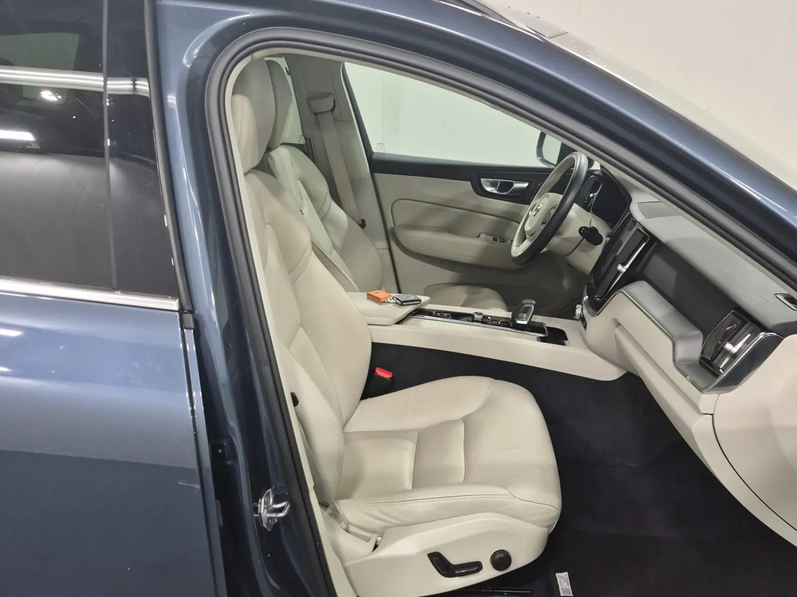 Right Side Interior Photo
