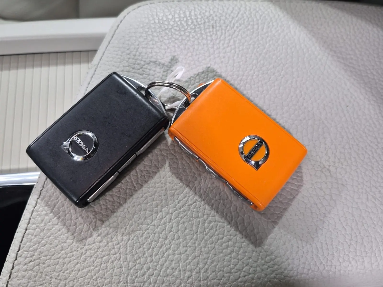 Keys/Fobs/Manual Photo
