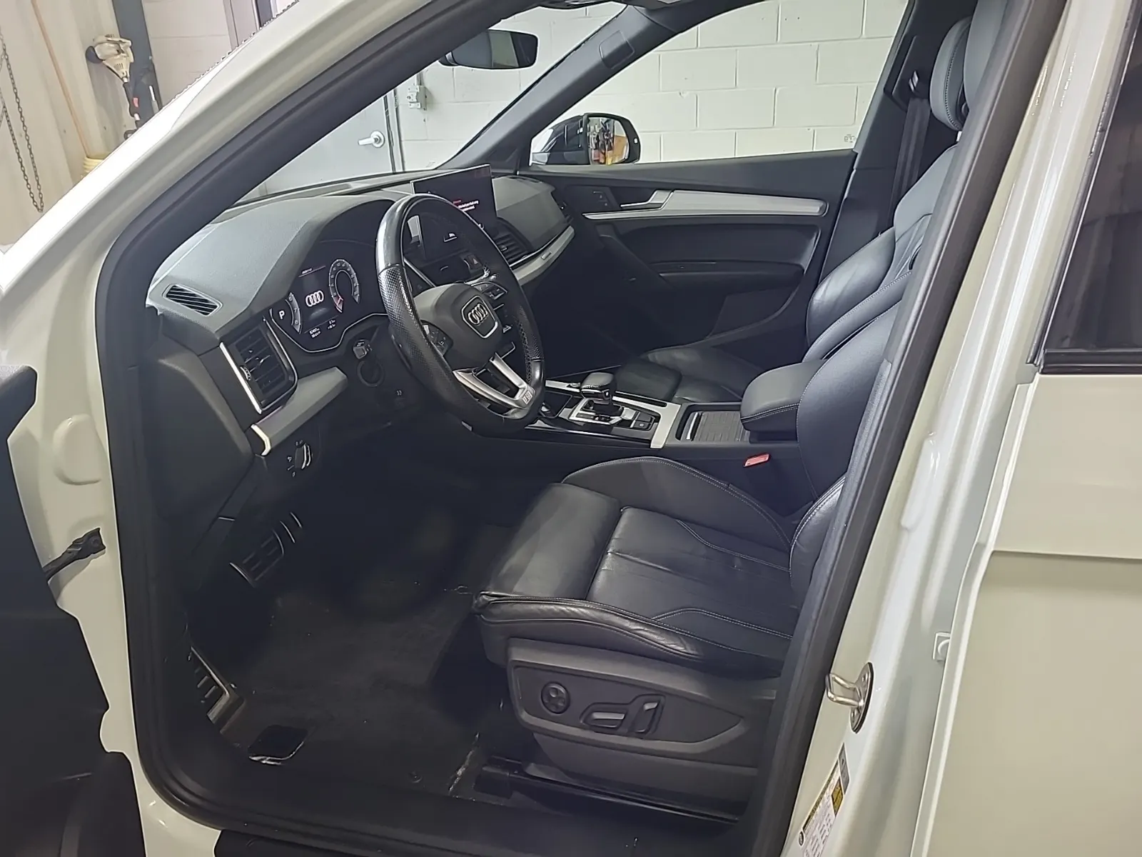 Front Interior Photo