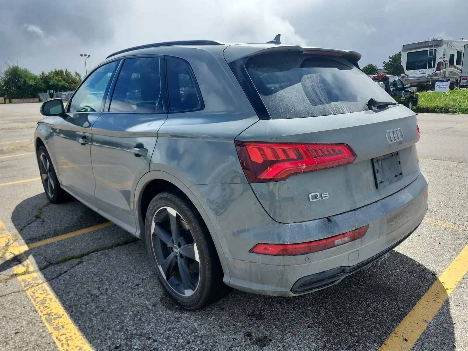 Driver Rear 3/4 Photo