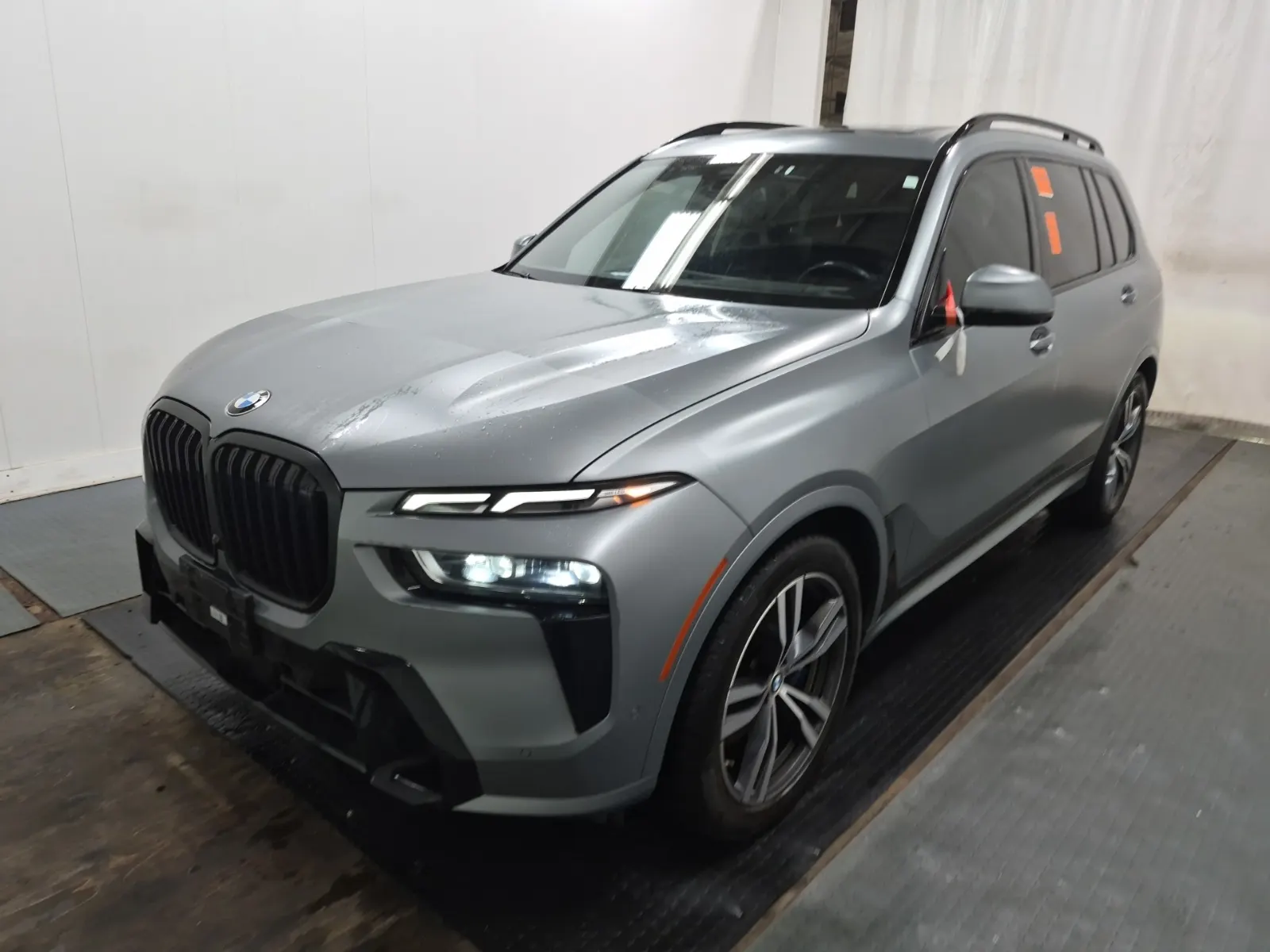 2023 BMW X7