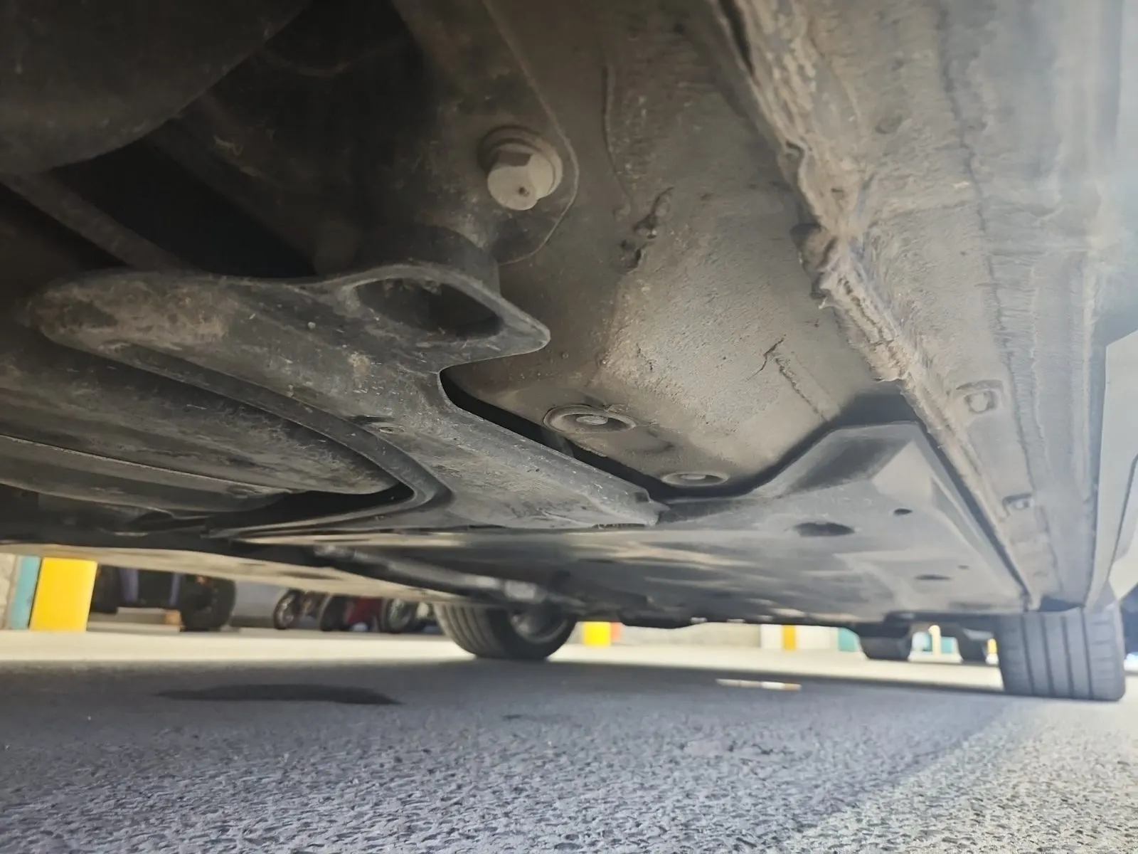 Undercarriage - Passenger Photo