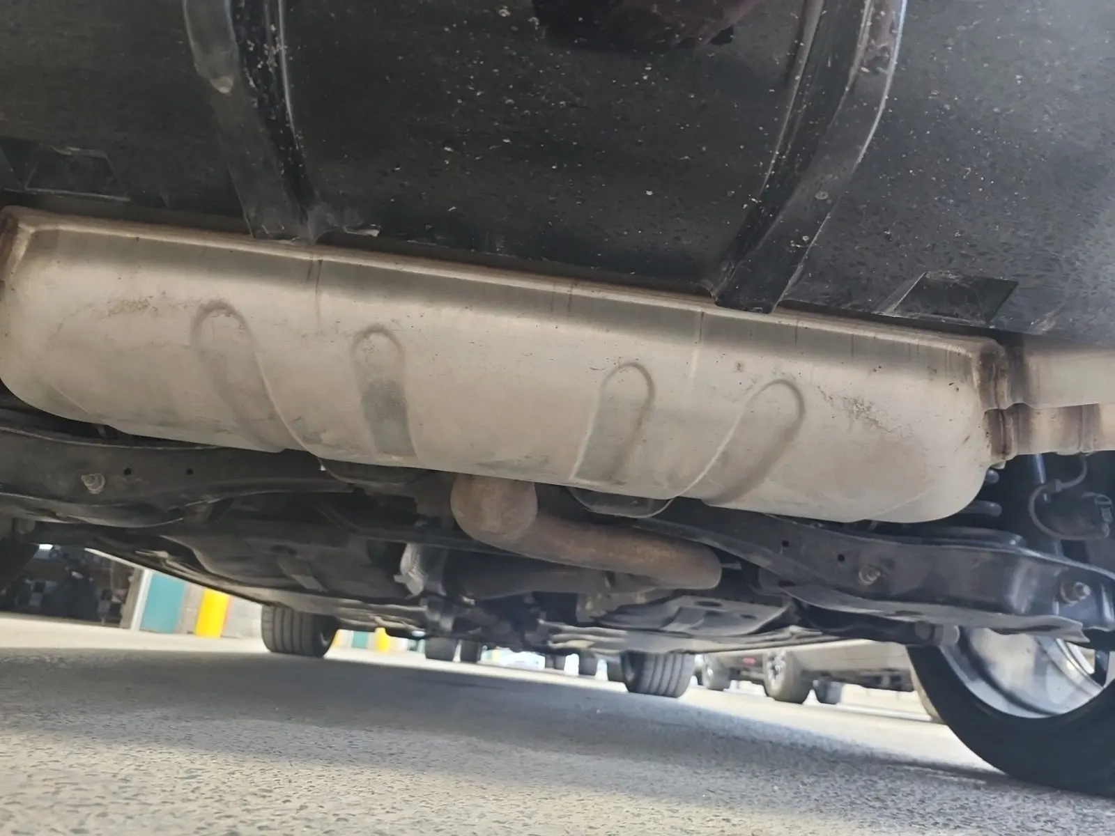 Undercarriage - Rear Photo