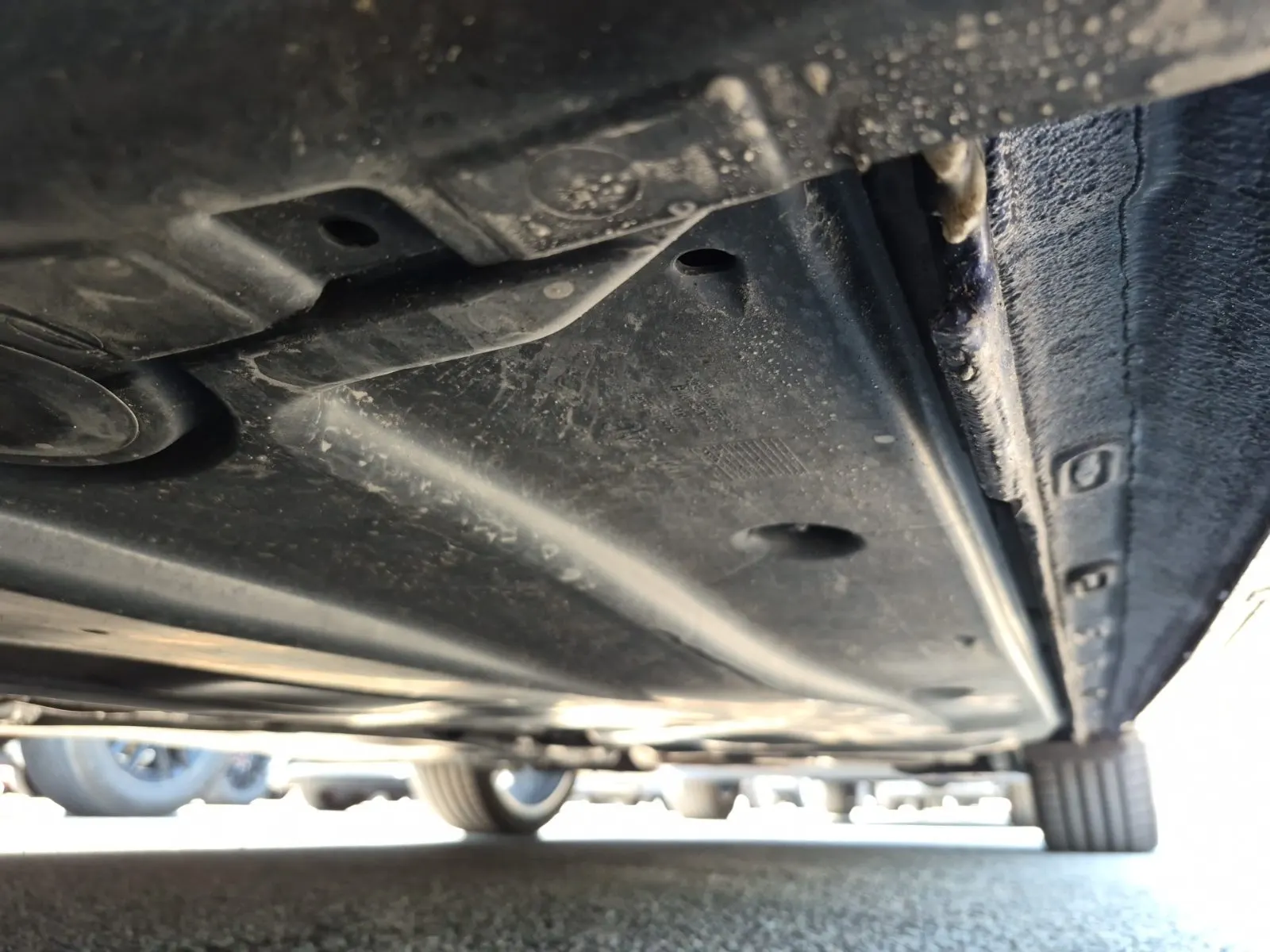 Undercarriage - Driver Photo