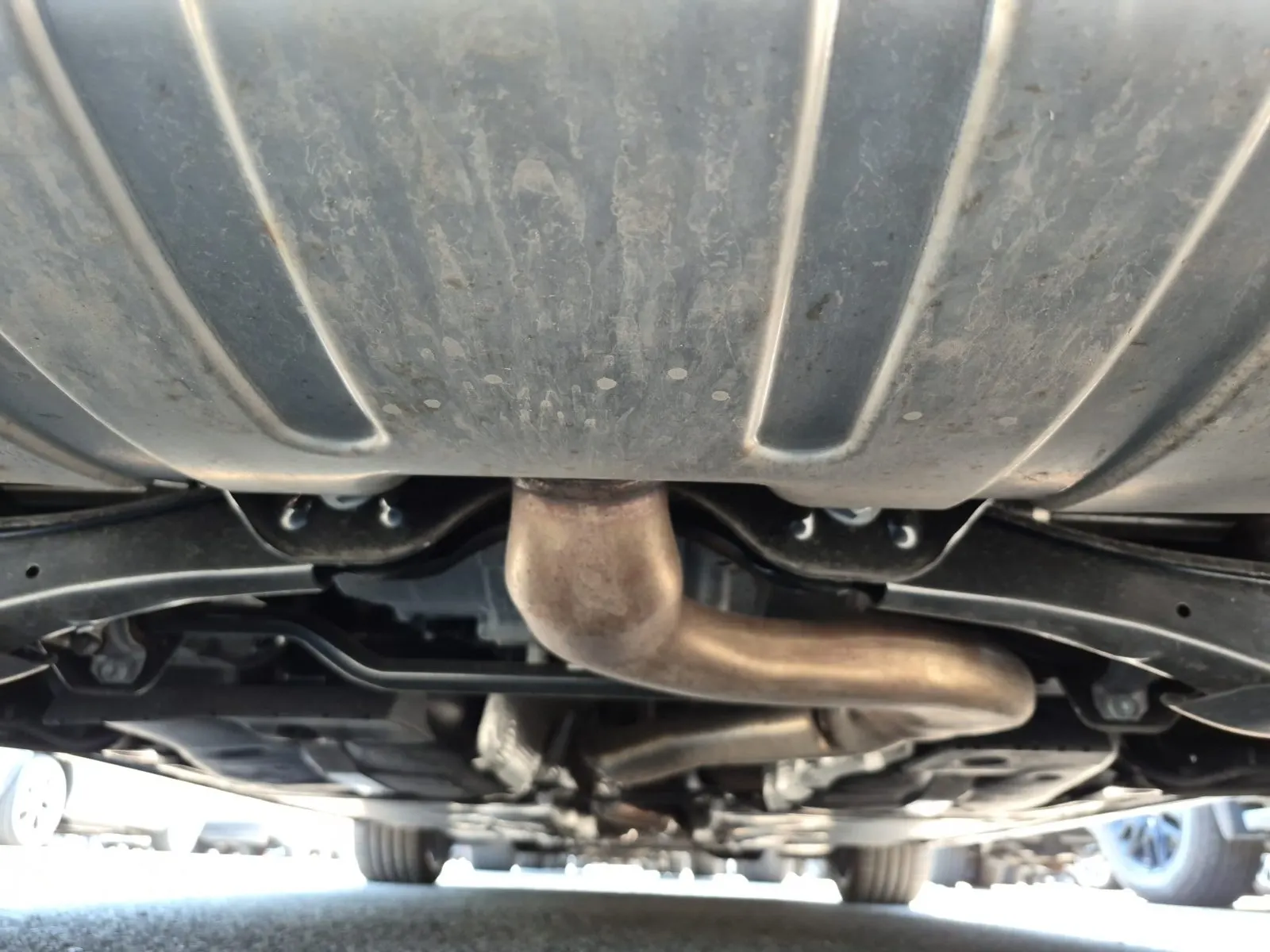 Undercarriage - Rear Photo