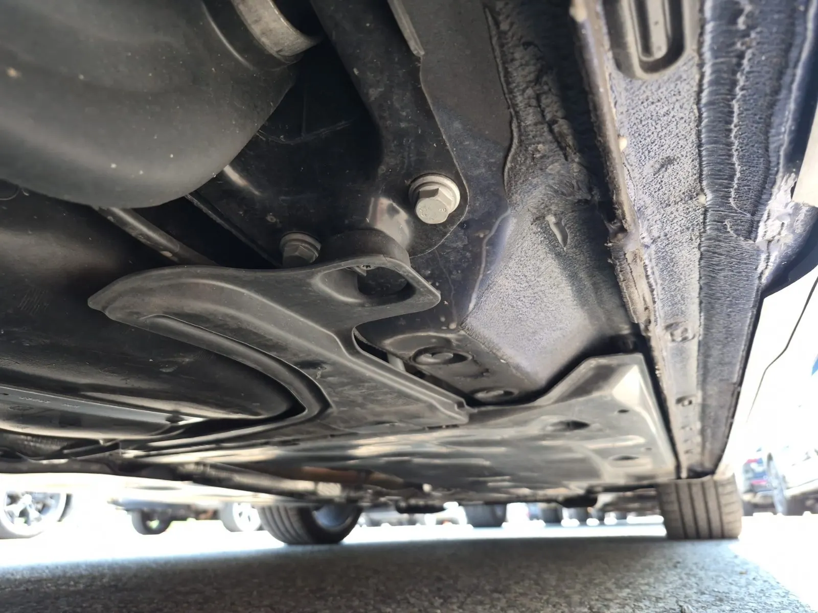 Undercarriage - Passenger Photo