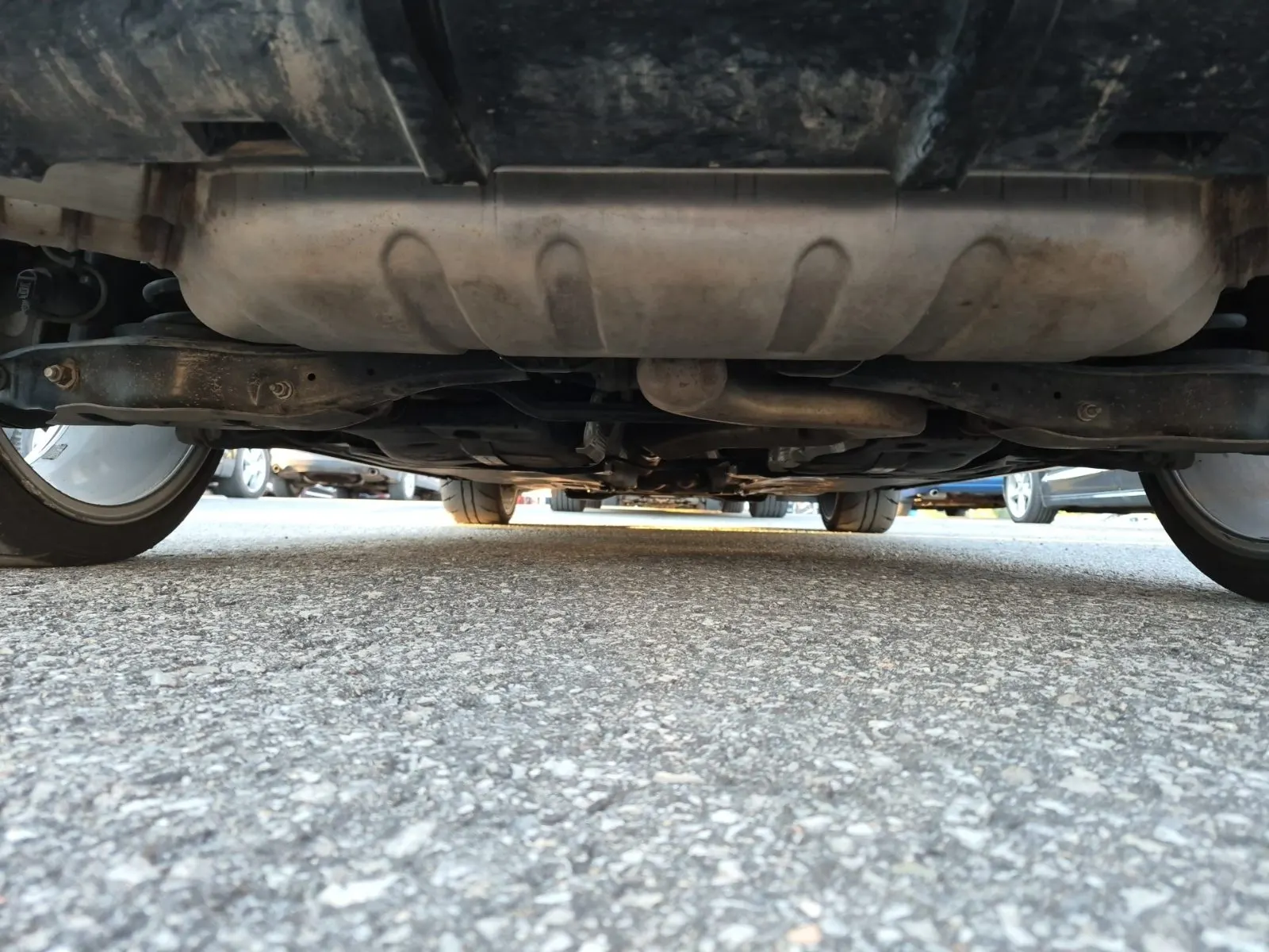 Undercarriage - Rear Photo