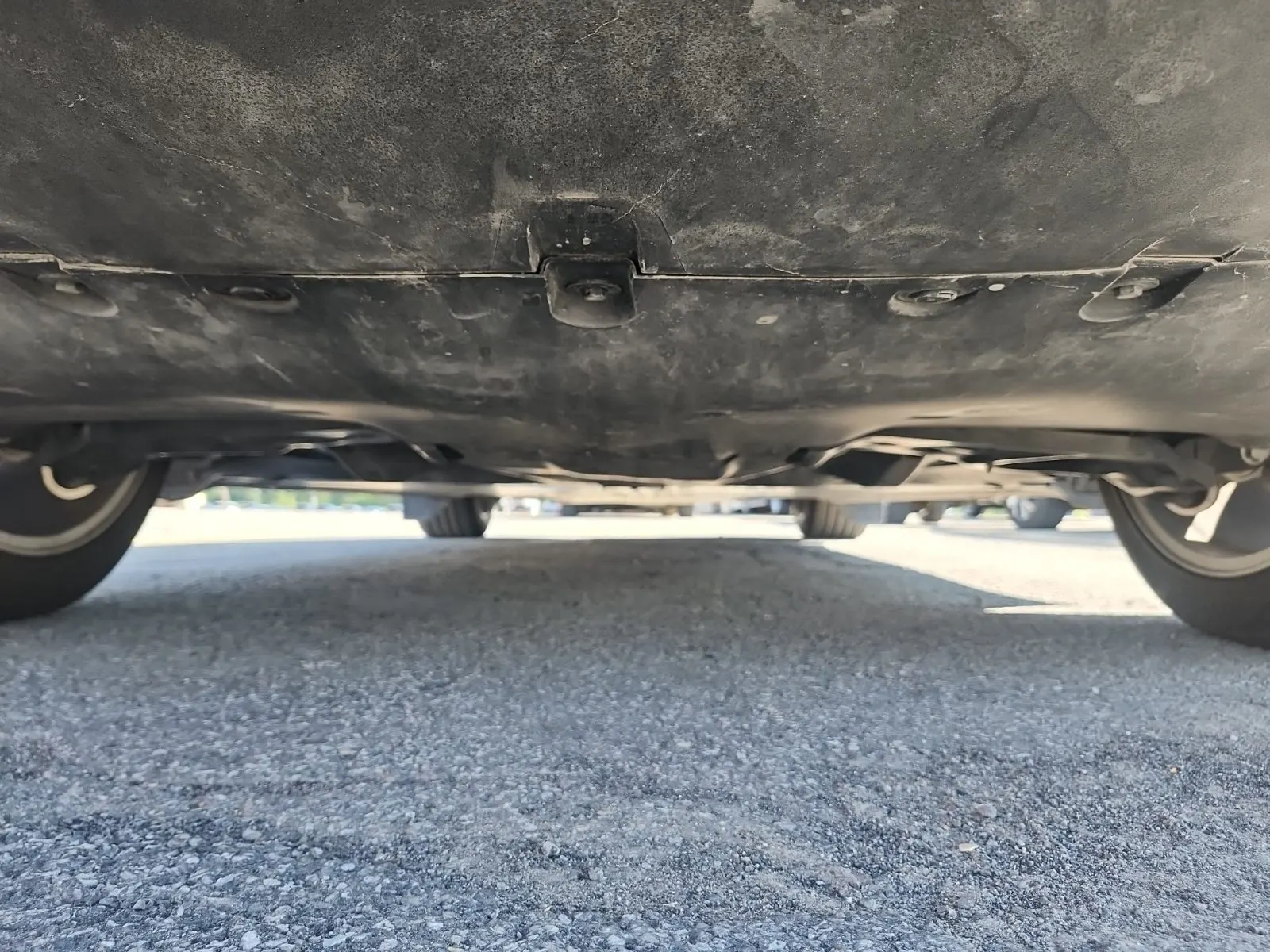 Undercarriage - Rear Photo
