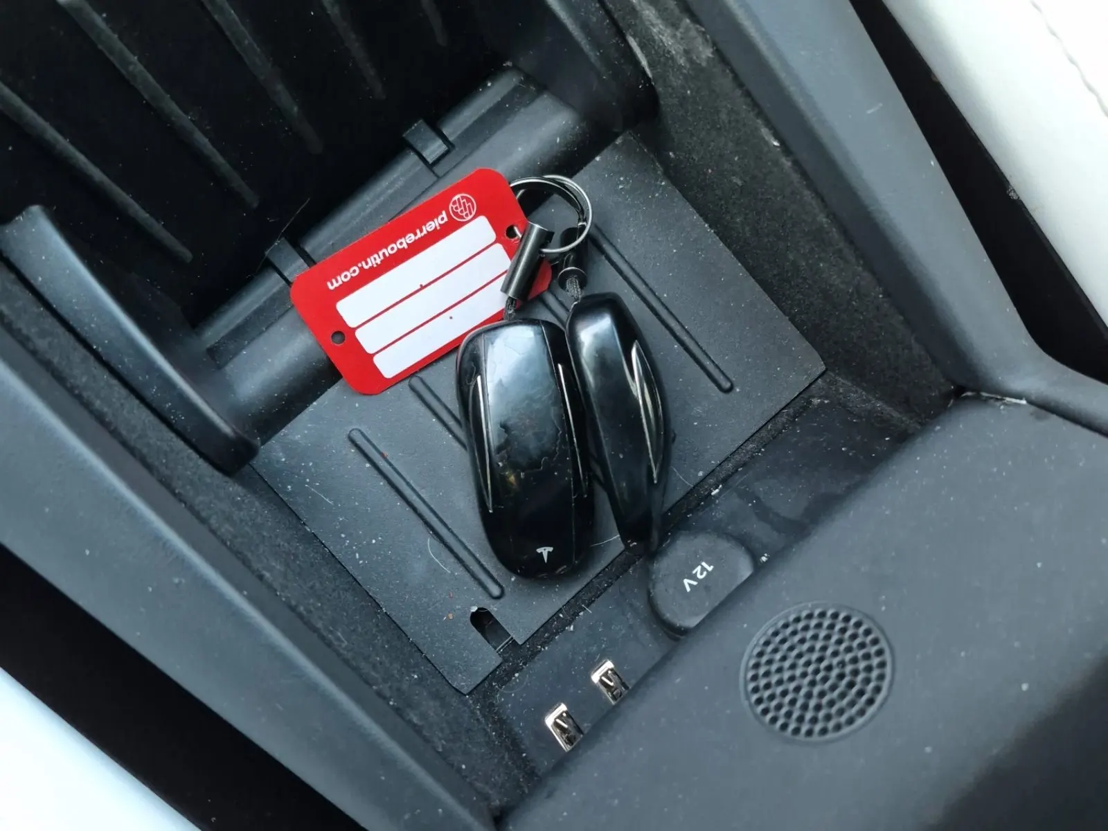 Keys/Fobs/Manual Photo
