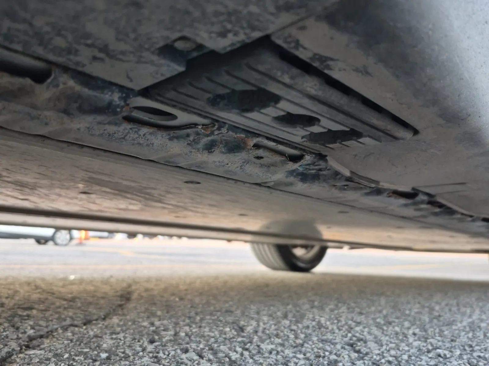 Undercarriage - Passenger Photo