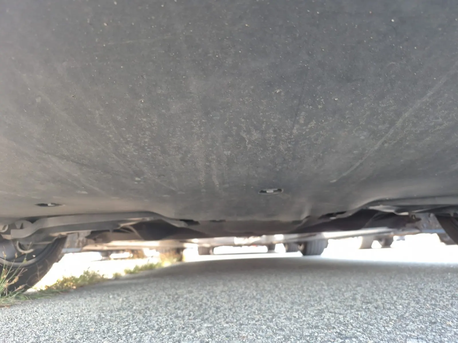 Undercarriage - Rear Photo