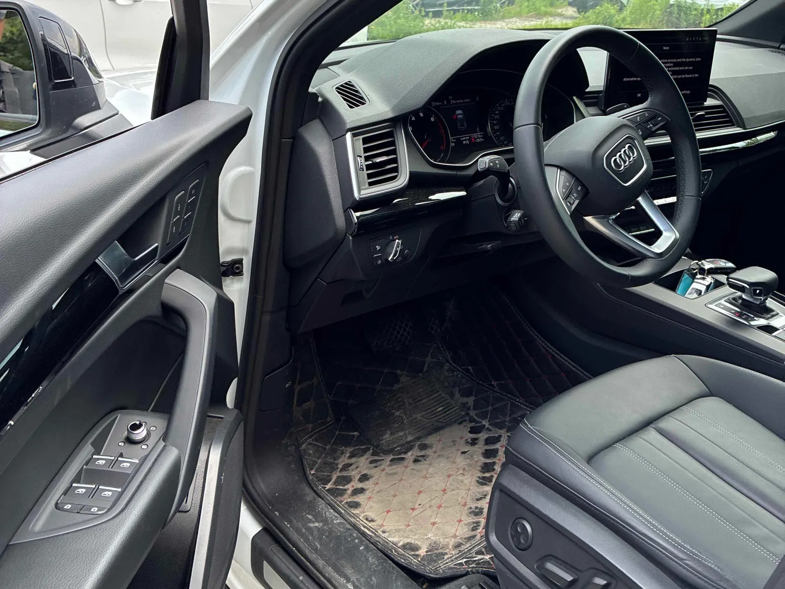 Interior driver side