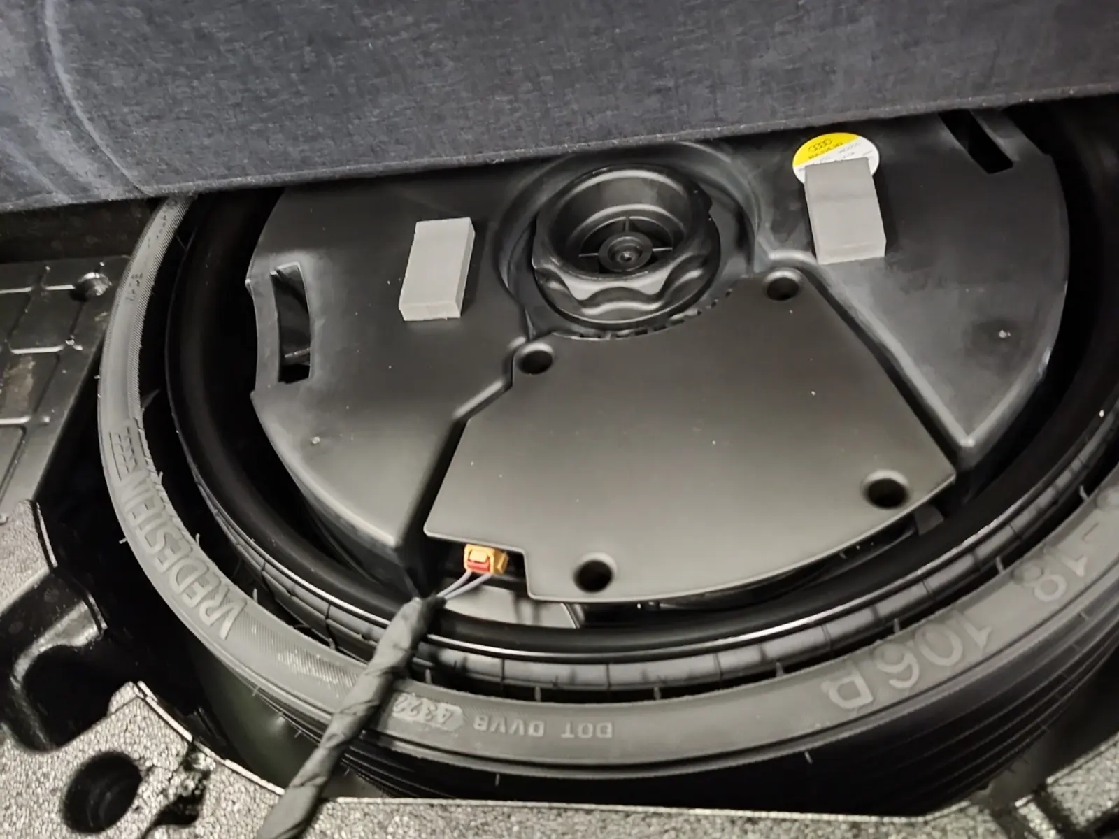 Spare Tire & Wheel Photo