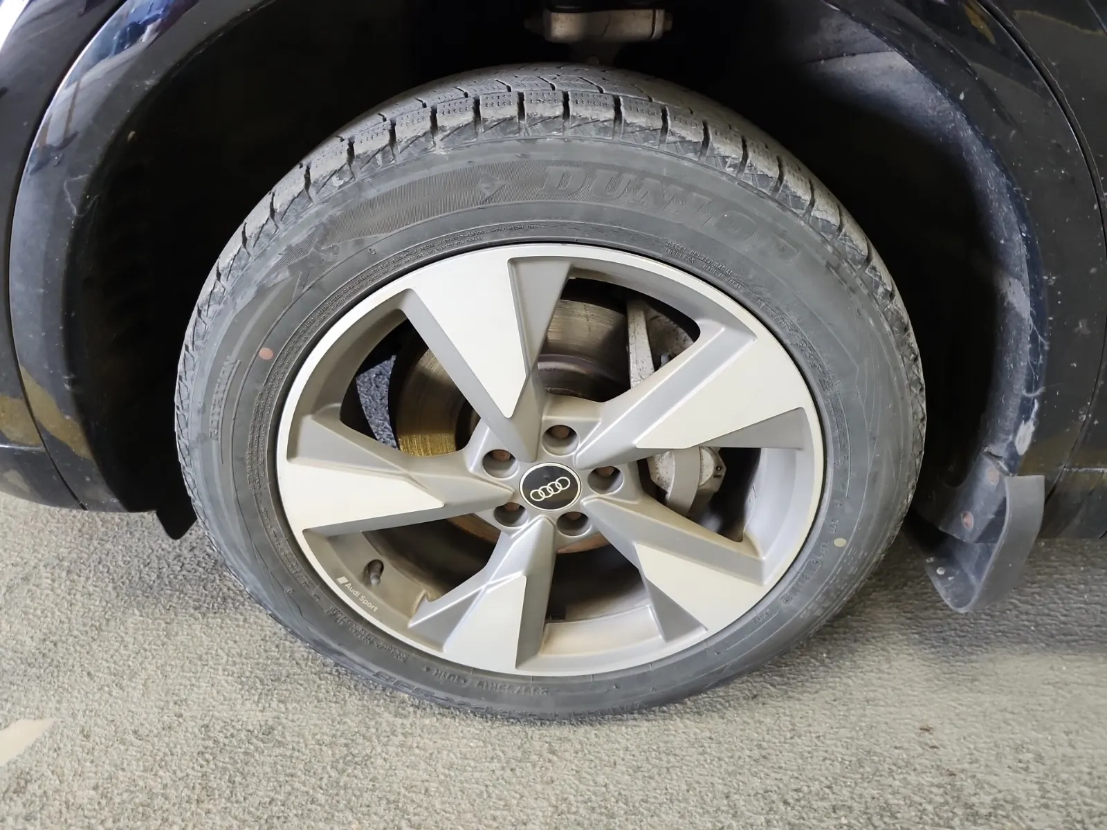 Front driver wheel/tire photo