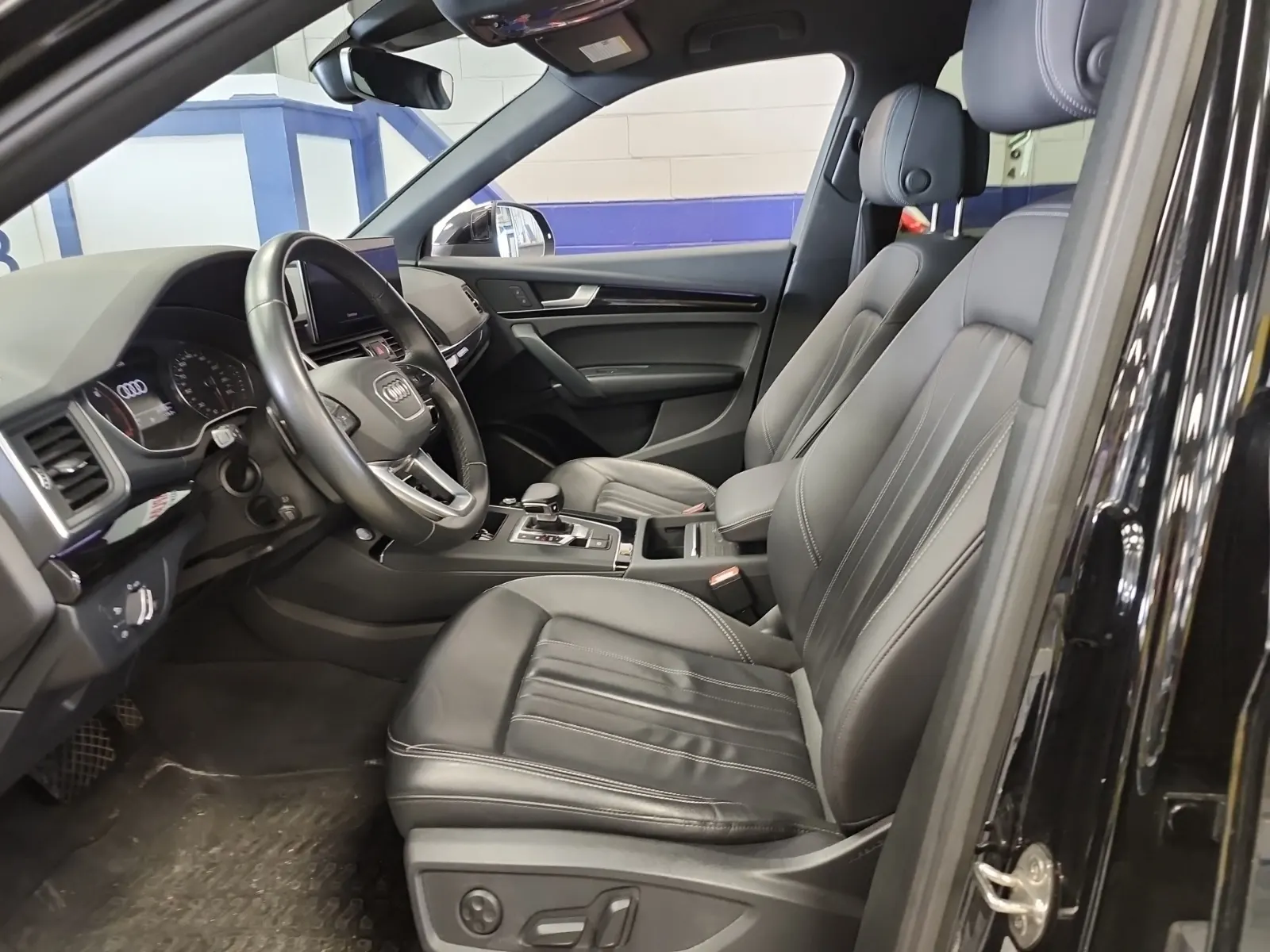 Front Interior Photo