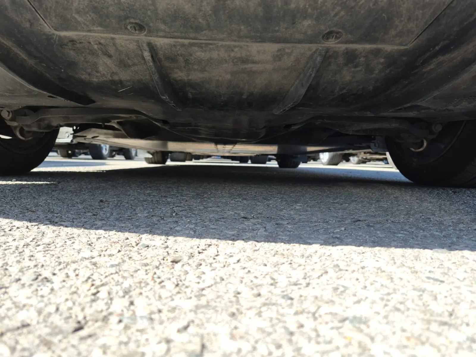 Undercarriage - Rear Photo