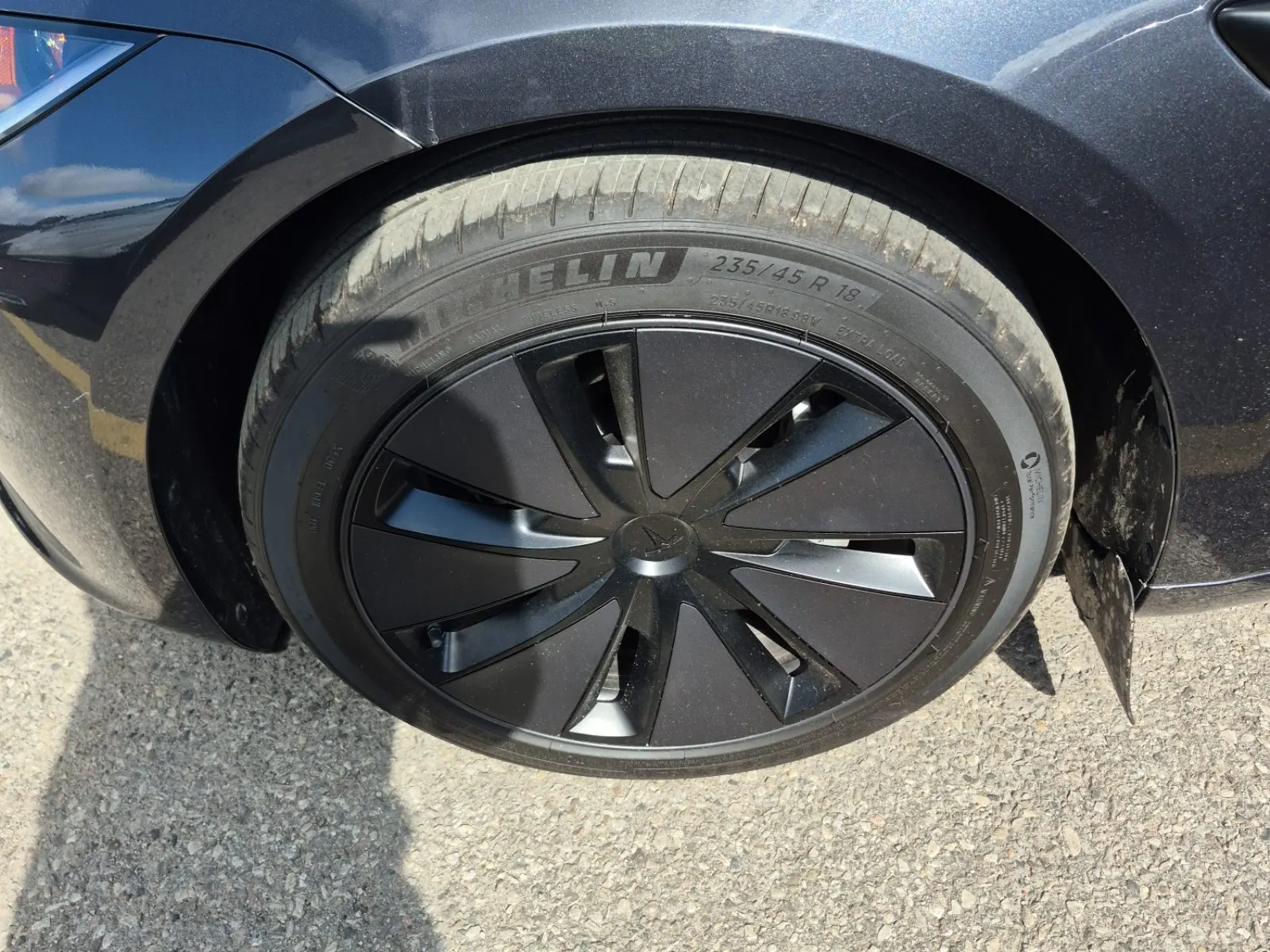 Front driver wheel/tire photo