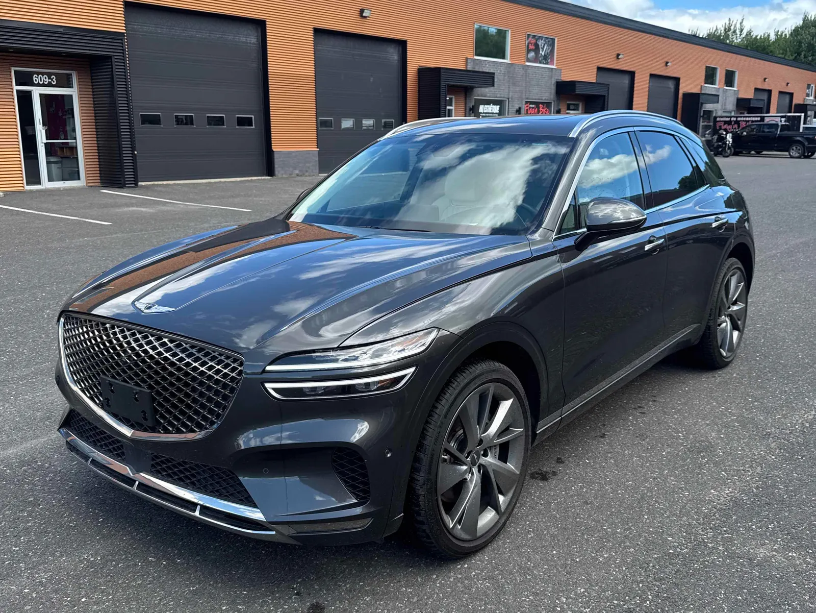 2025 Genesis GV70