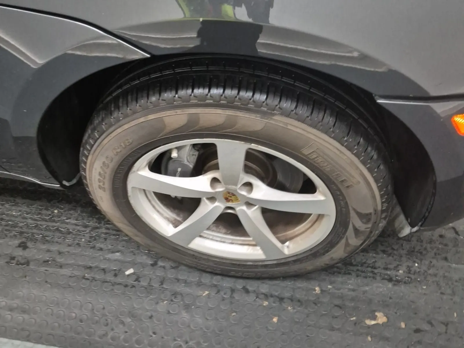 Right Front Wheel/Tire Photo