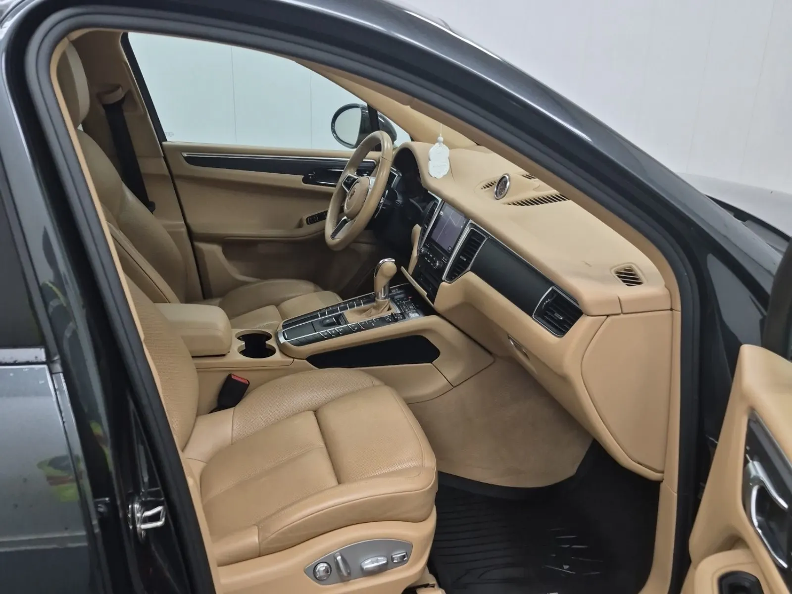 Right Side Interior Photo