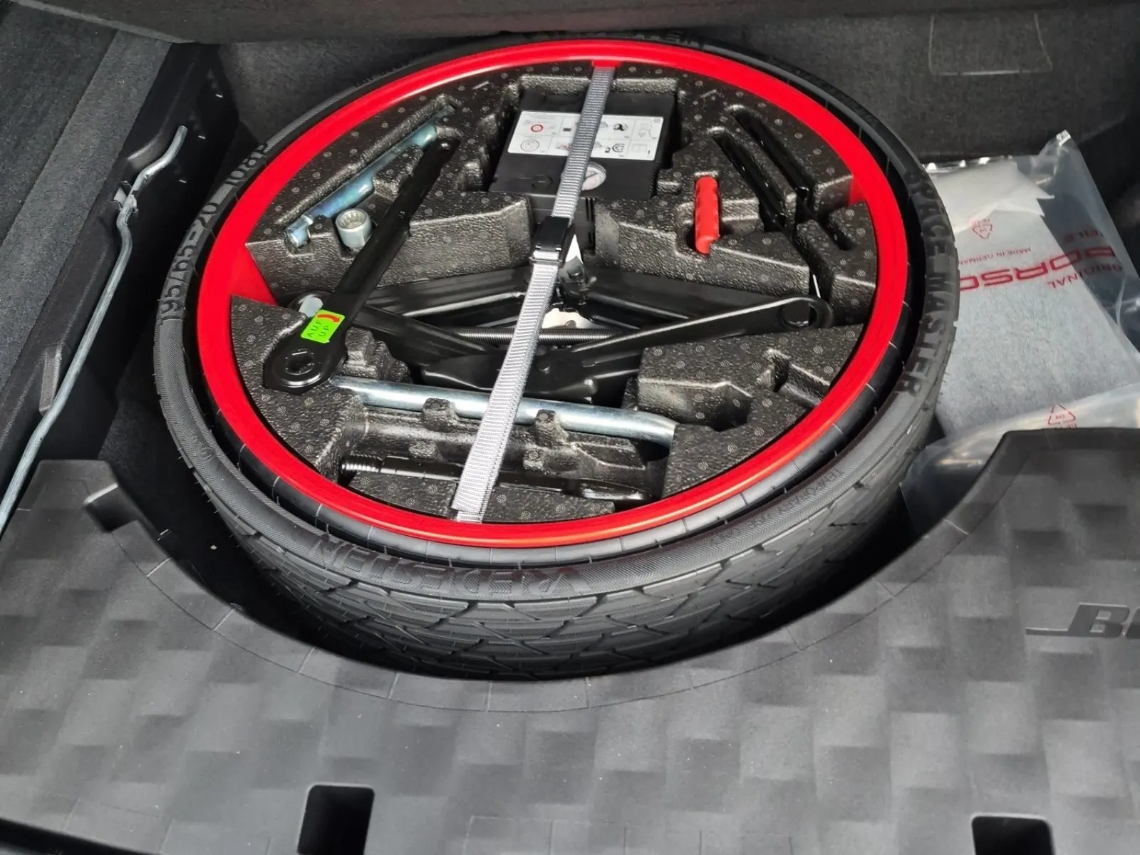 Spare Tire & Wheel Photo