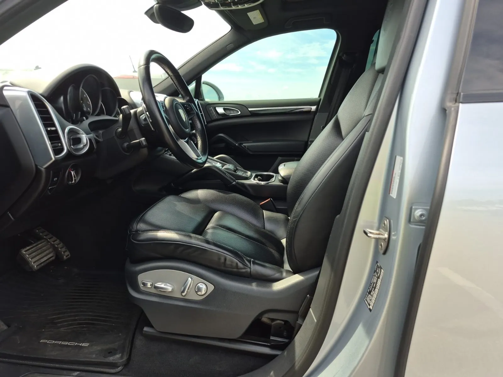 Front Interior Photo