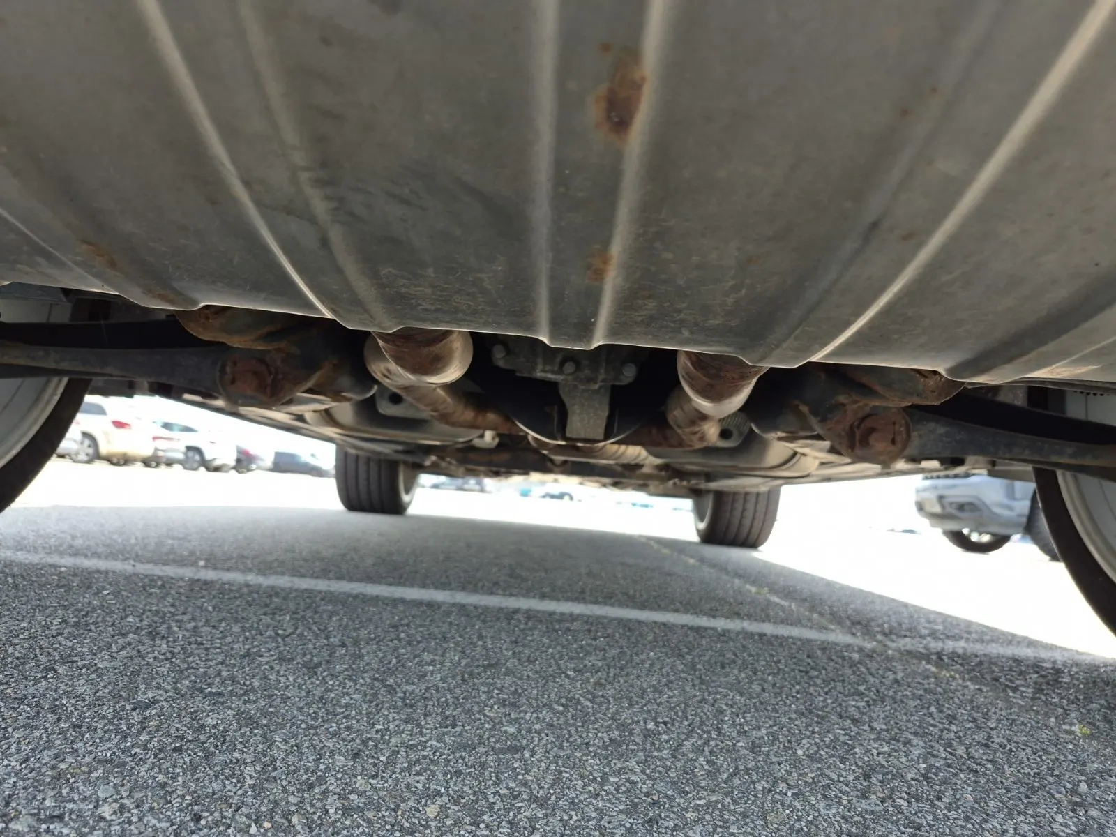 Undercarriage - Rear Photo