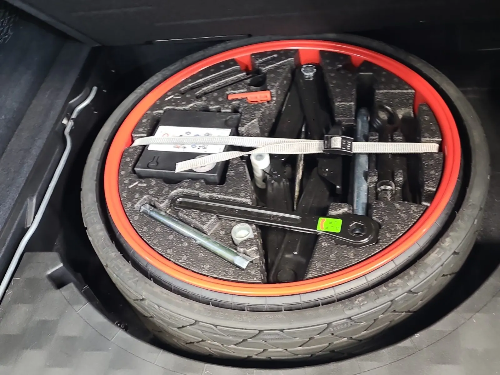 Spare Tire & Wheel Photo