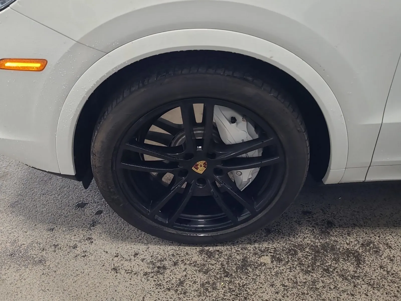 Front driver wheel/tire photo