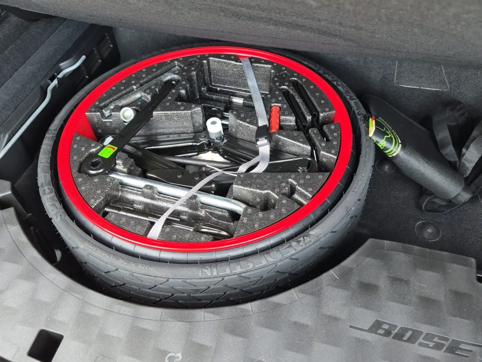 Spare Tire & Wheel Photo