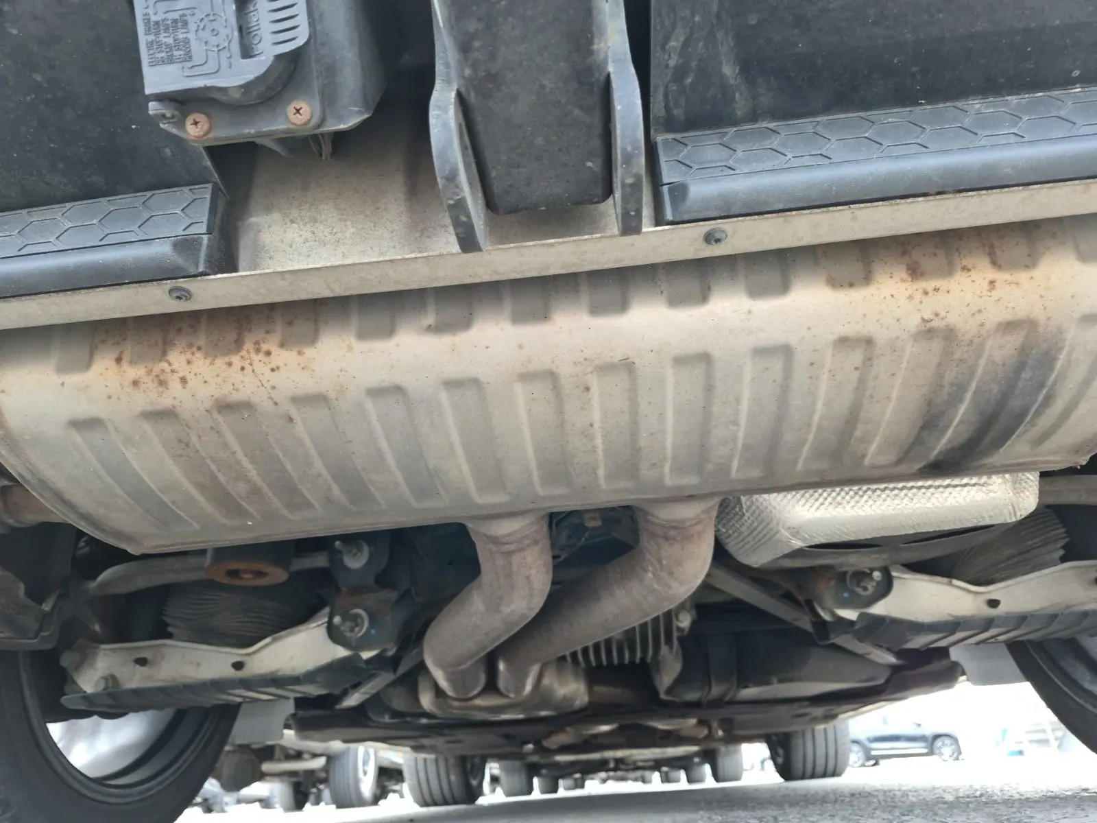 Undercarriage - Rear Photo