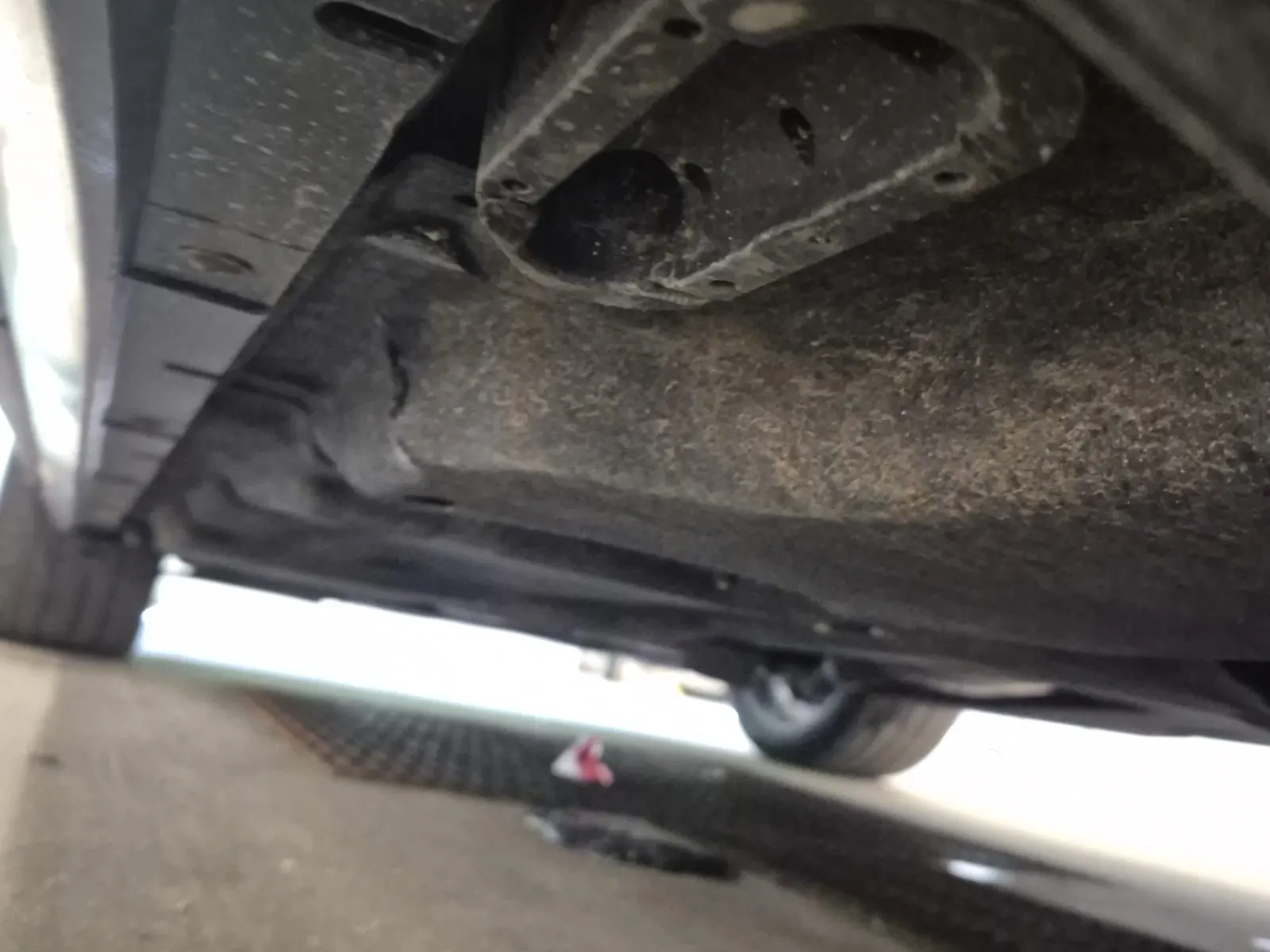 Undercarriage - Driver Photo