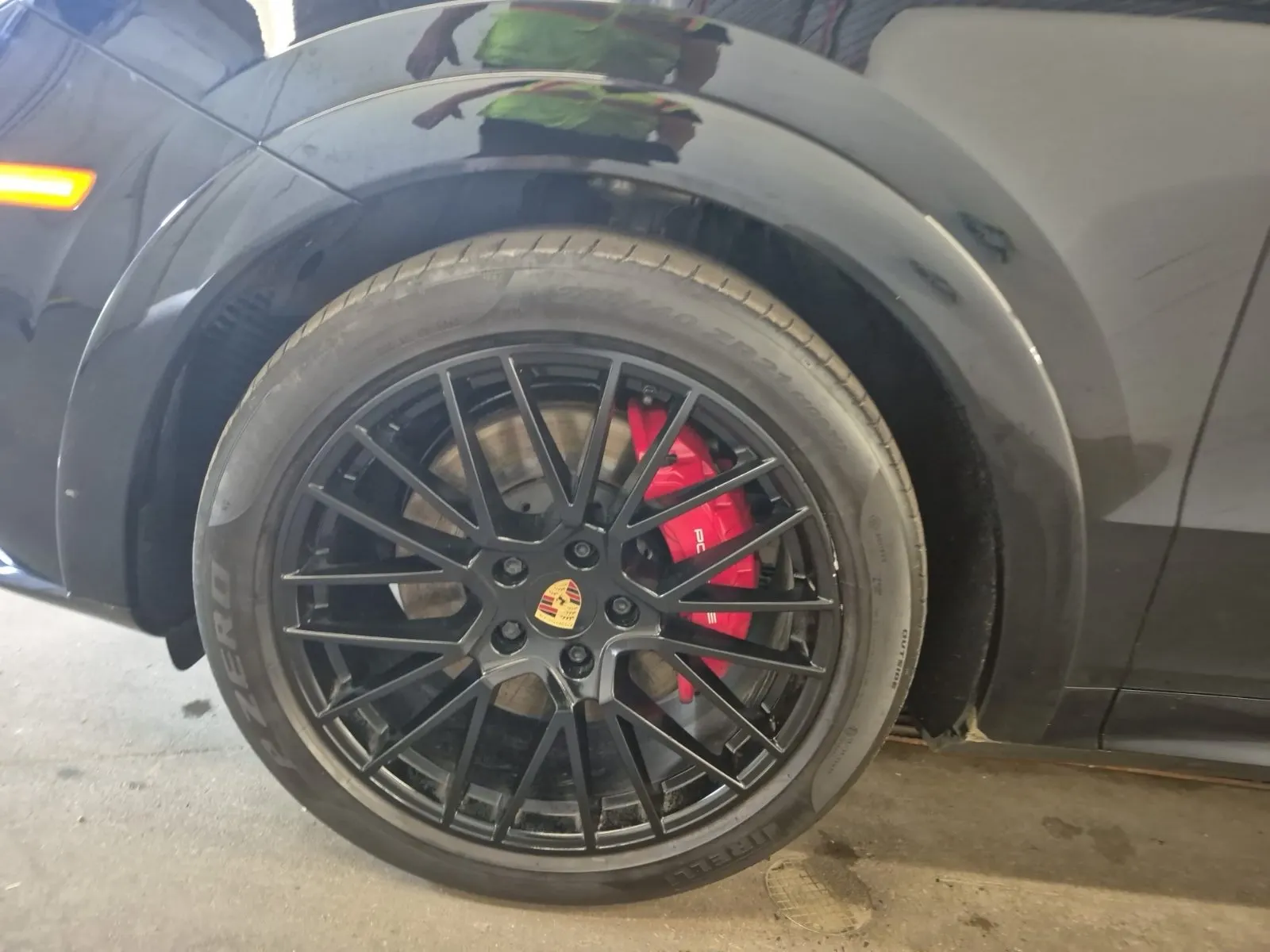 Front driver wheel/tire photo