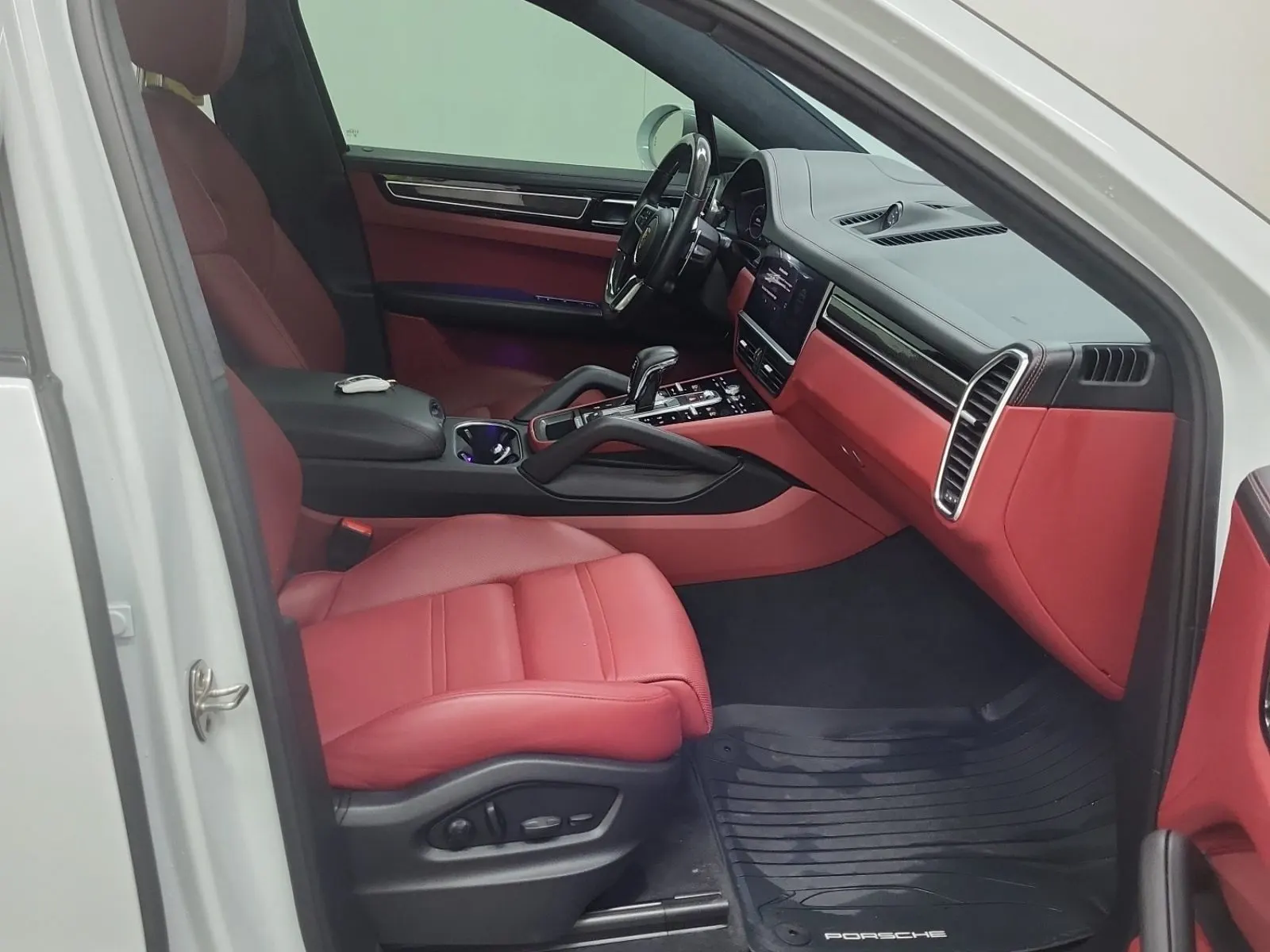 Right Side Interior Photo