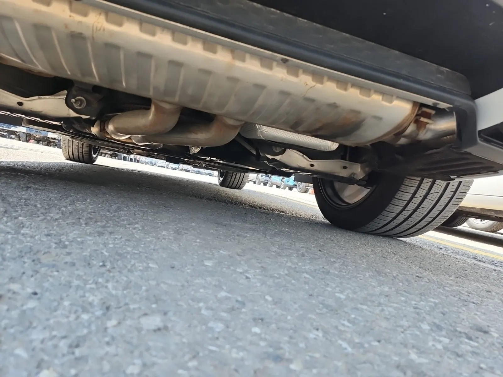 Undercarriage - Rear Photo