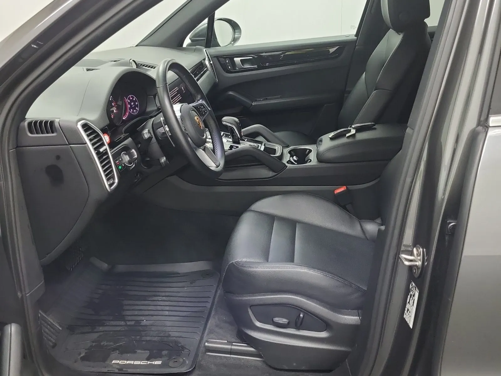 Front Interior Photo