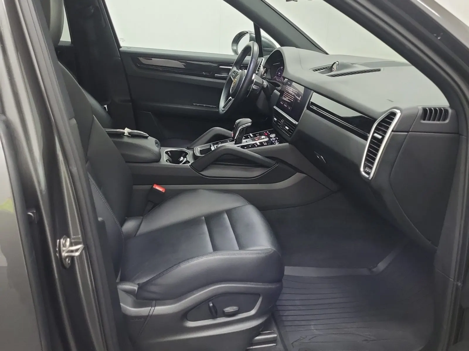 Right Side Interior Photo